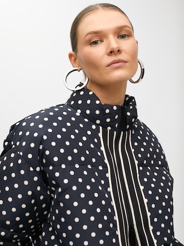 Lola CasademuntZimska jakna - crna boja