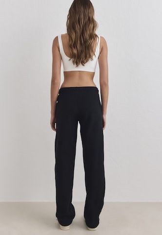 Aim'n Loosefit Sporthose in Schwarz