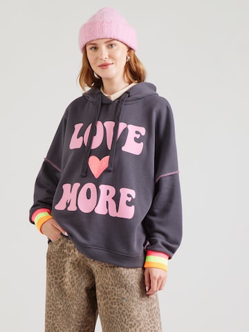 miss goodlife Sweatshirt 'Love More' in Grijs: voorkant