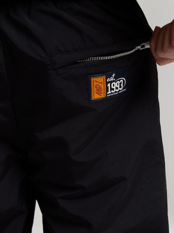 AND1Tapered Hlače - crna boja