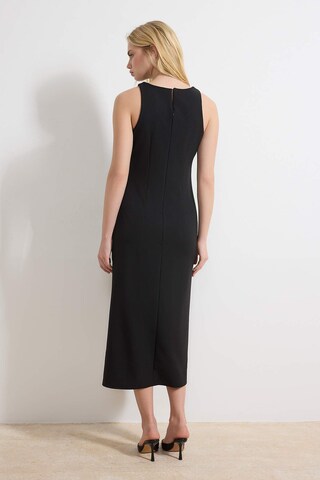 Rochie de la Trendyol pe negru