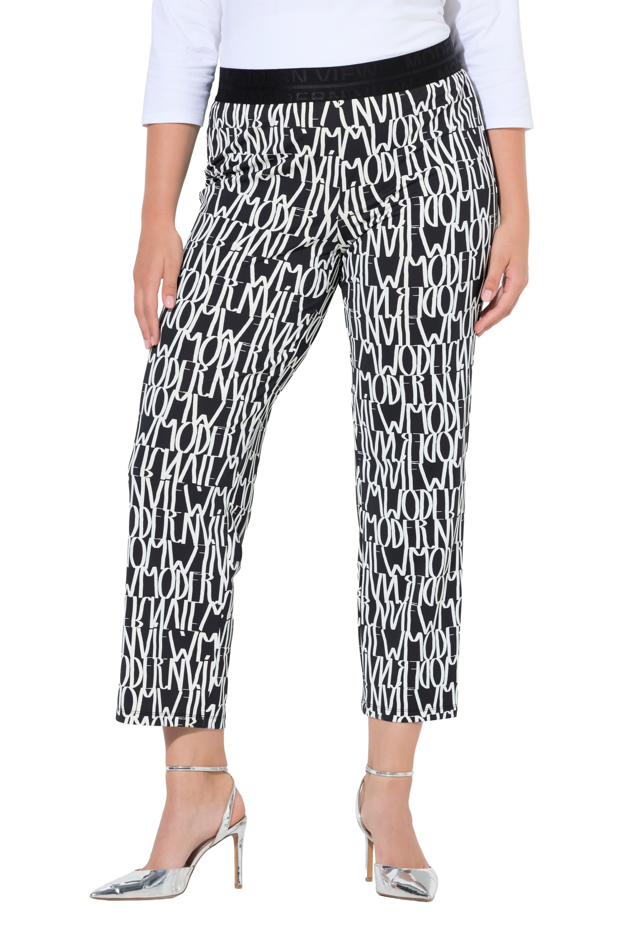 Ulla Popken Regular Hose in Schwarz: Vorderseite