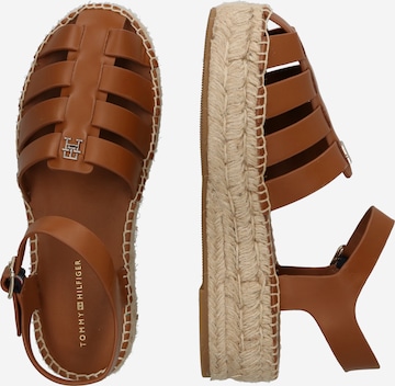 TOMMY HILFIGER - Sandália 'Authentic' em castanho