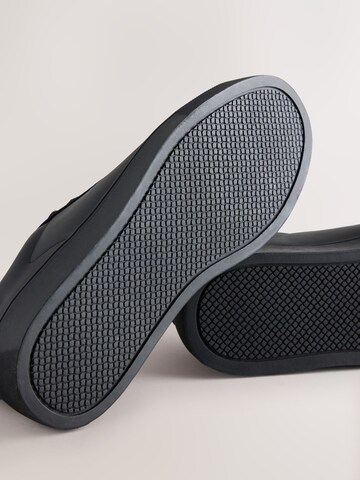 Next Sneaker in Schwarz