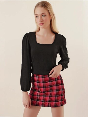 Bigdart Blouse in Black: front