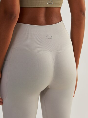 BeShaped Regular Sporthose 'Lift Me Up' in Grau