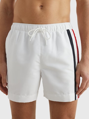 Shorts de bain Calvin Klein Swimwear en blanc