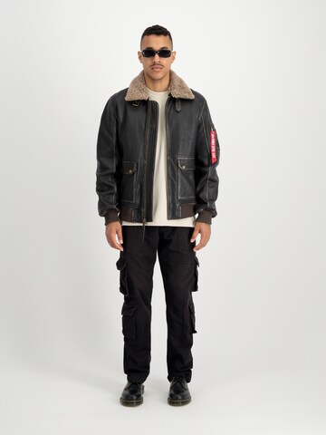 ALPHA INDUSTRIES Демисезонная куртка в Коричневый