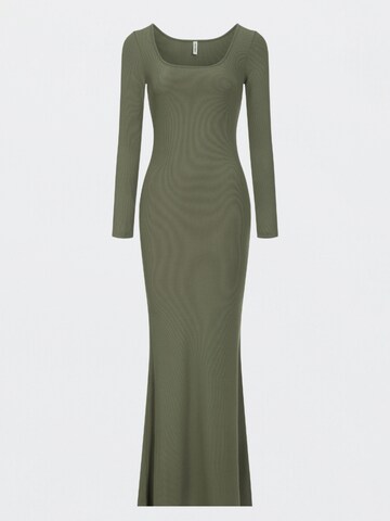 cfab (formerly creamy fabrics) - Vestido 'Ribbed Long Sleeve Maxikleid' en verde: frente