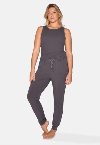CC DK - Pantalón de pijama 'Betty' en gris: frente