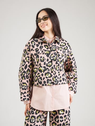 Essentiel Antwerp Tussenjas 'Jenna' in Roze: voorkant