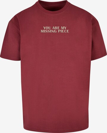 Merchcode Shirt 'Missing Peace' in Rood: voorkant