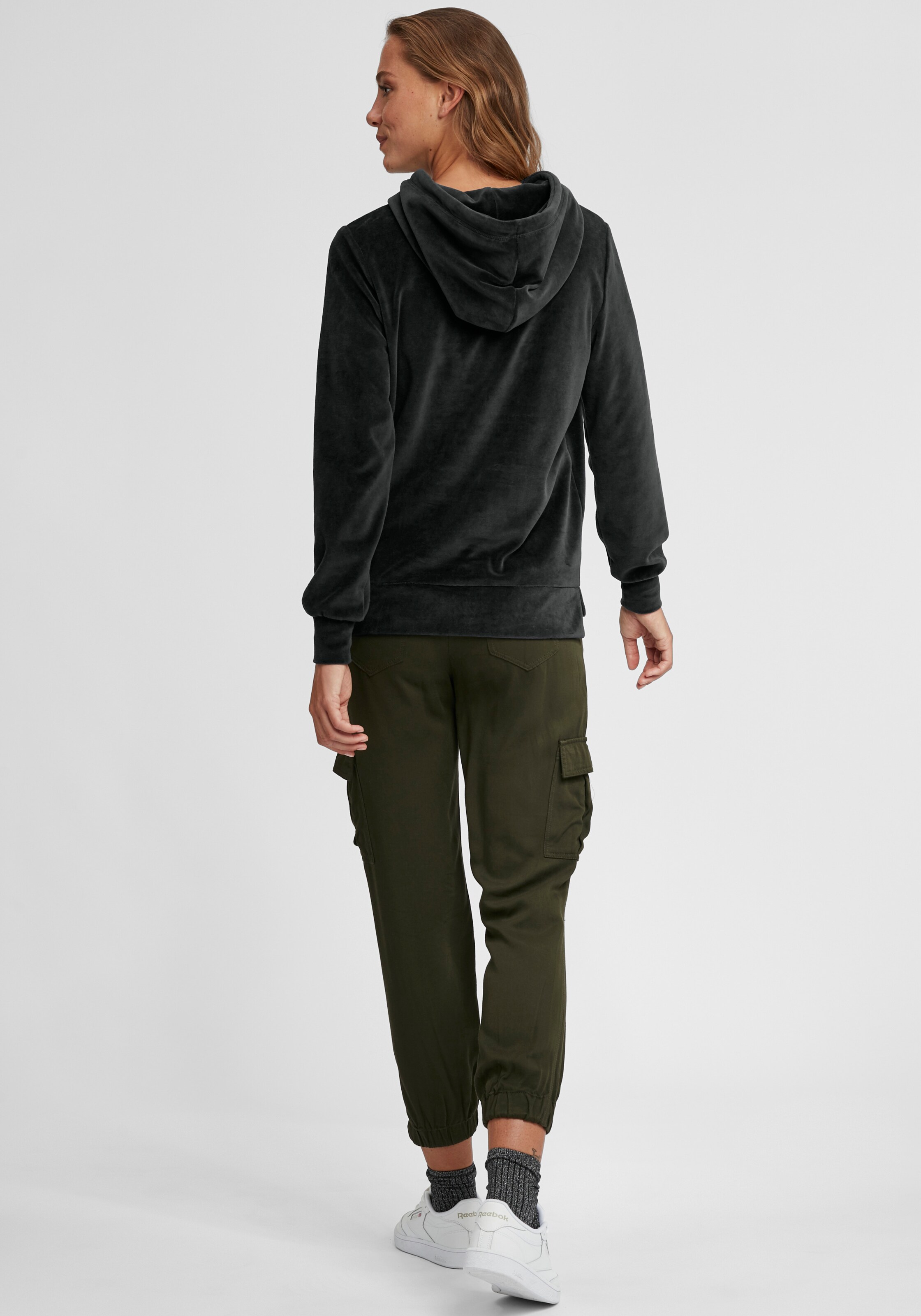 Frauen Pullover & Strick Oxmo Hoodie 'Nimma' in Schwarz - CZ40498 Frauen Pullover & Strick Oxmo Hoodie 'Nimma' in Schwarz - CZ40498