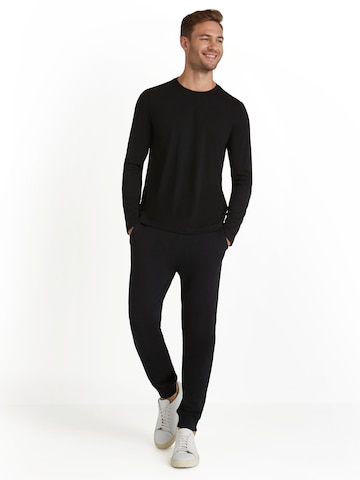 FALKE Shirt in Black