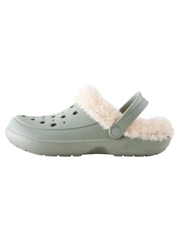 Next Clogs in Grün: Vorderseite