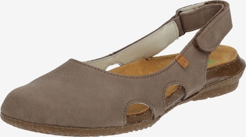 EL NATURALISTA Ballet Flats with Strap in Brown: front