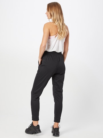 Tapered Pantaloni sport de la ADIDAS SPORTSWEAR pe negru