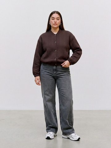 Veste de survêtement 'VMCJanni' Vero Moda Curve en marron