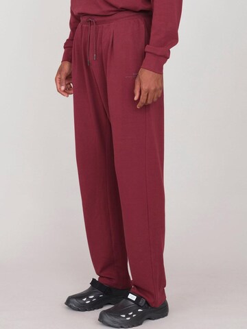OWN Off With Nature Regular Broek 'Joggers in Interlock' in Rood