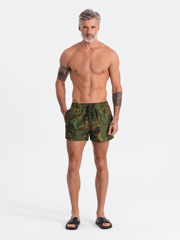 Ombre Badeshorts 'W318' in Grün