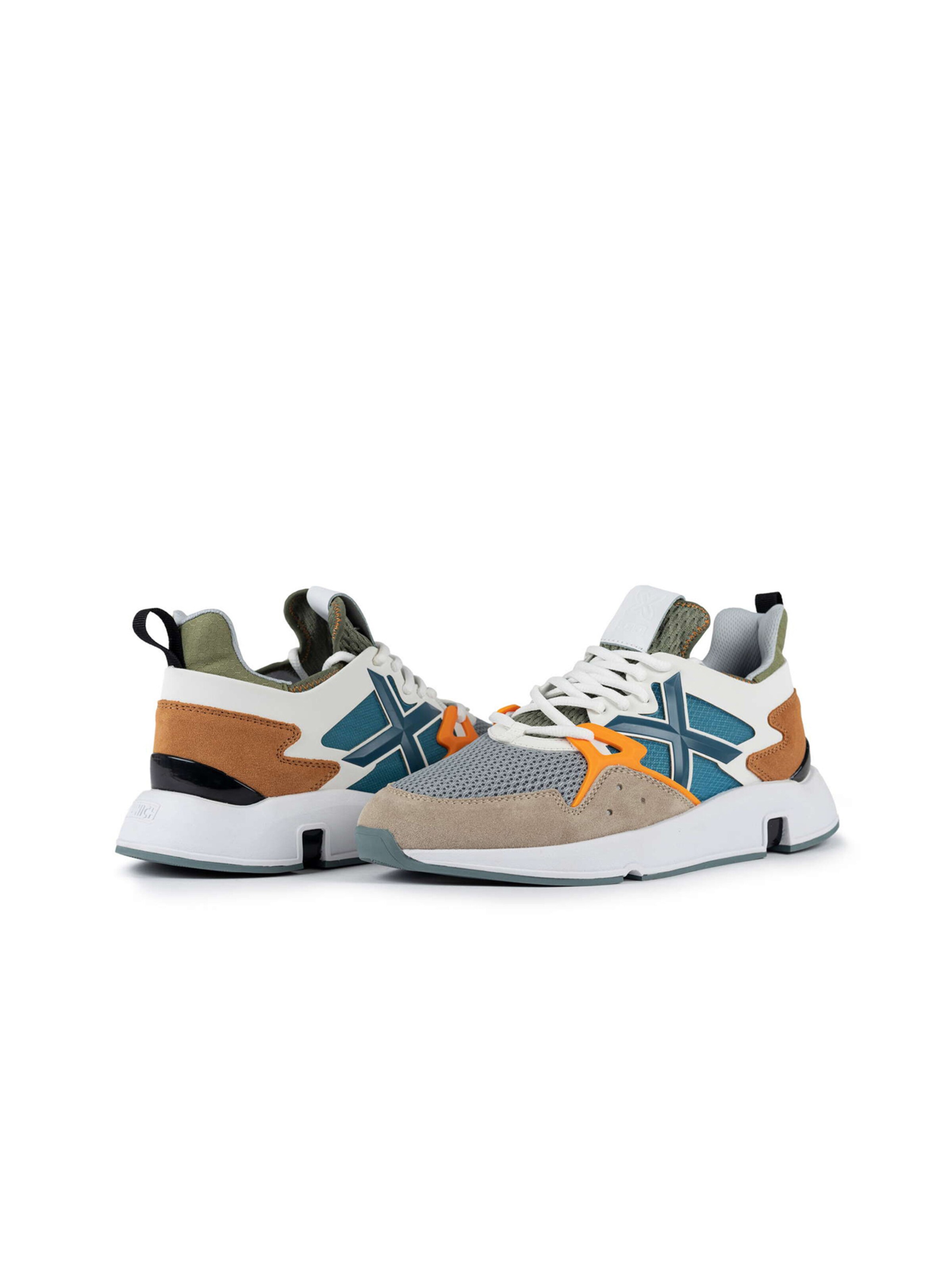 MUNICH Platform trainers 'Clik' in Beige