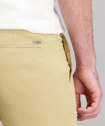 Pioneer Authentic Jeans Regular Chino Pants in Yellow