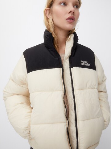 Pull&Bear Jacke in Beige