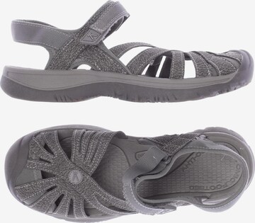 KEEN Sandalen 37 in Grau: predná strana