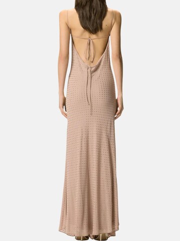 Abito 'PINKO FARRO ABITO GEORGETTE FULL STRASS ABITO' di PINKO in beige