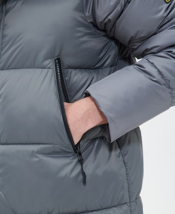 Barbour International Płaszcz zimowy 'Hoxton' w kolorze szary
