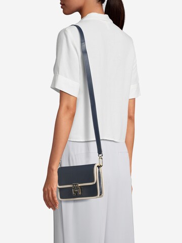 TOMMY HILFIGER Crossbody bag in Blue