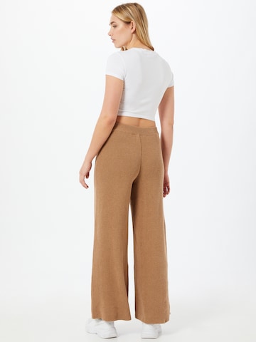 Wide leg Pantaloni di NU-IN in marrone