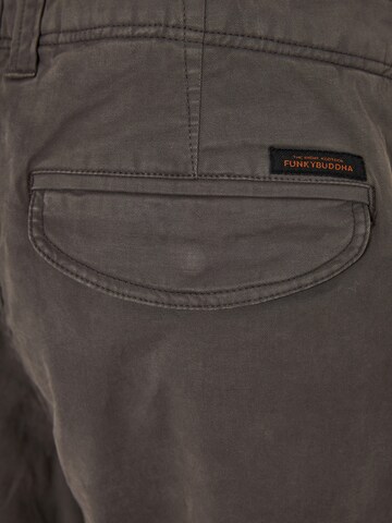 Regular Pantalon cargo Funky Buddha en gris