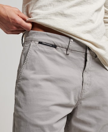 Superdry Slimfit Chino in Grijs