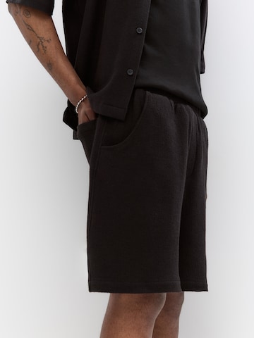 Pull&Bear Loosefit Broek in Zwart