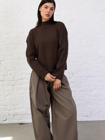 BROKE + SCHÖN Sweater in Brown
