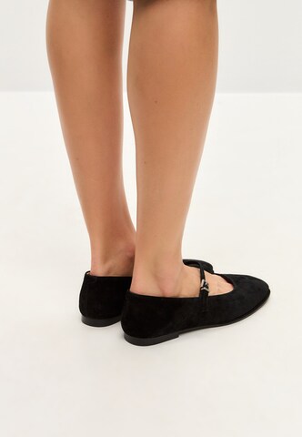 CESARE GASPARI Strap ballerina in Black