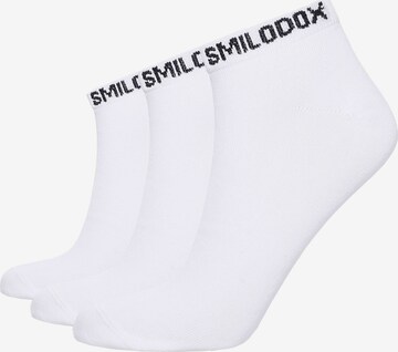 Smilodox Socks ' Sneaker' in White: front