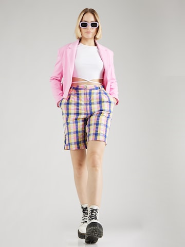 Monki Regular Shorts in Gelb