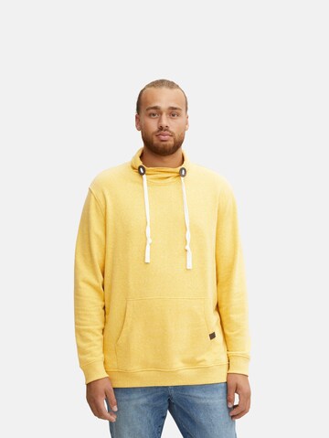 TOM TAILOR Men + - Sweatshirt em amarelo: frente
