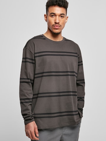 T-Shirt Urban Classics en gris : devant