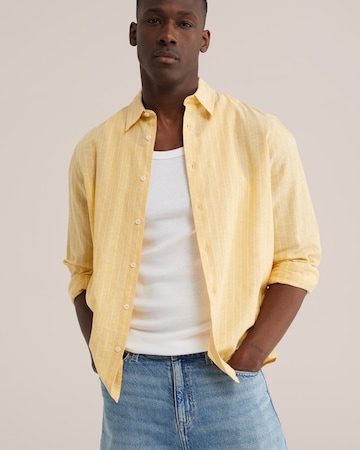 WE Fashion Tavaline suurus Triiksärk, värv kollane: eest vaates