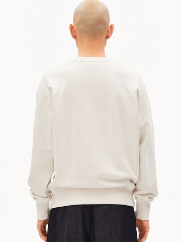ARMEDANGELS Sweatshirt in Beige