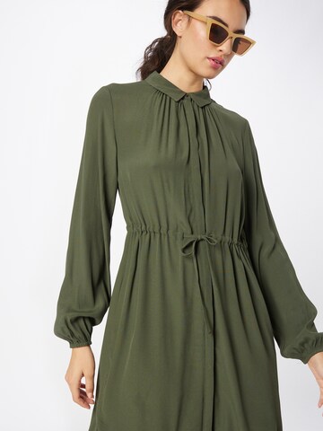 Rochie tip bluză 'Aina' de la Soft Rebels pe verde