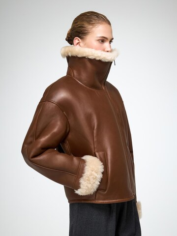 Giacca invernale 'Pia' di V S P in marrone