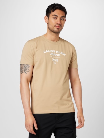 Calvin Klein Tričko 'Varsity' – béžová: přední strana
