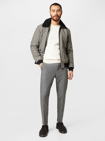 regular Pantaloni con piega frontale di BURTON MENSWEAR LONDON in grigio