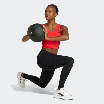 ADIDAS PERFORMANCE - Top deportivo en rojo