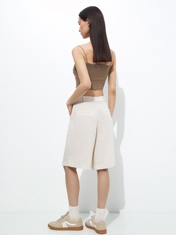 Pull&Bear Regular Pleat-front trousers in Beige