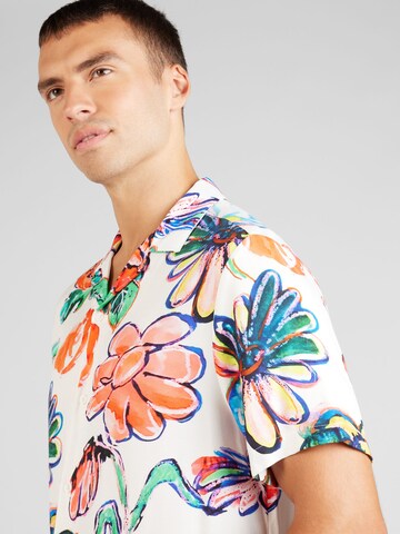 Coupe regular Chemise TOPMAN en mélange de couleurs